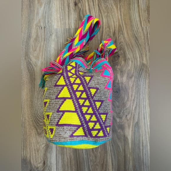 Wayuu bag hand-woven by members of the Colombian Indigenous Tribe NEW - Picture 5 of 6